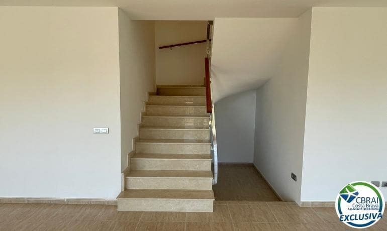 4 soveværelse Villa til salg i Roses med swimmingpool garage - € 750.000 (Ref: 8349035)