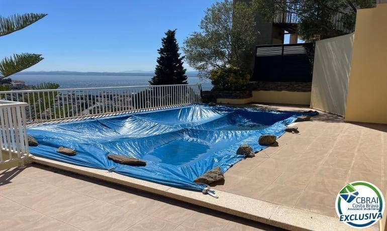 4 soveværelse Villa til salg i Roses med swimmingpool garage - € 750.000 (Ref: 8349035)