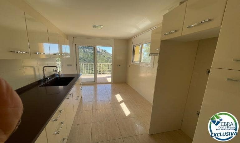 4 soveværelse Villa til salg i Roses med swimmingpool garage - € 750.000 (Ref: 8349035)