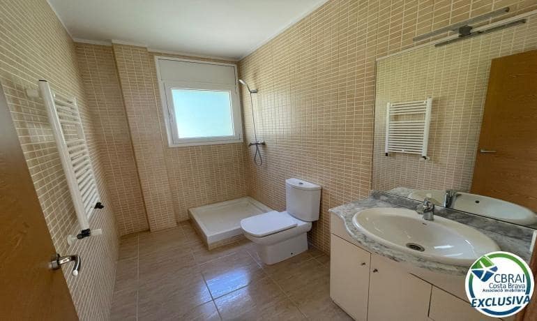 4 soveværelse Villa til salg i Roses med swimmingpool garage - € 750.000 (Ref: 8349035)