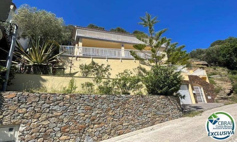 4 soveværelse Villa til salg i Roses med swimmingpool garage - € 750.000 (Ref: 8349035)