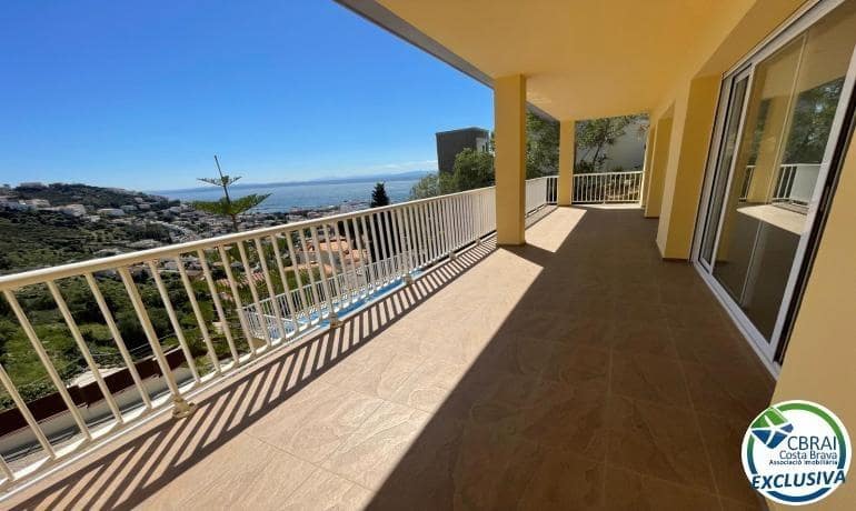 4 soveværelse Villa til salg i Roses med swimmingpool garage - € 750.000 (Ref: 8349035)