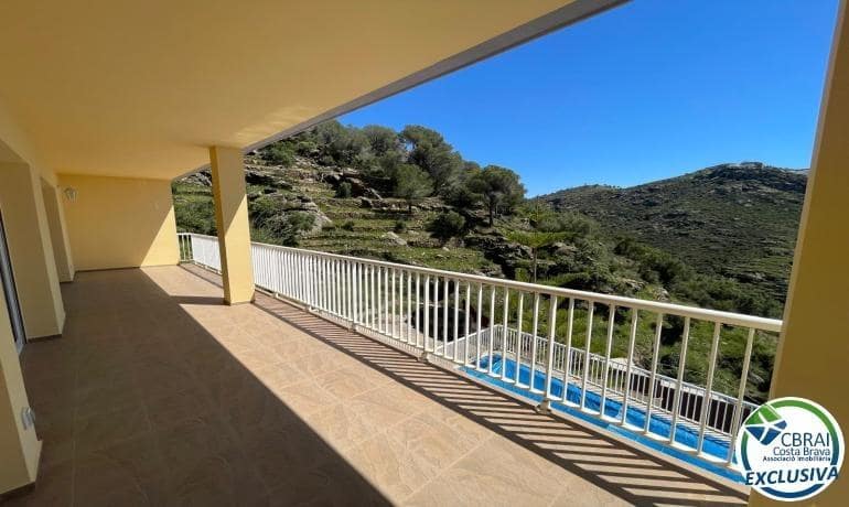 4 soveværelse Villa til salg i Roses med swimmingpool garage - € 750.000 (Ref: 8349035)