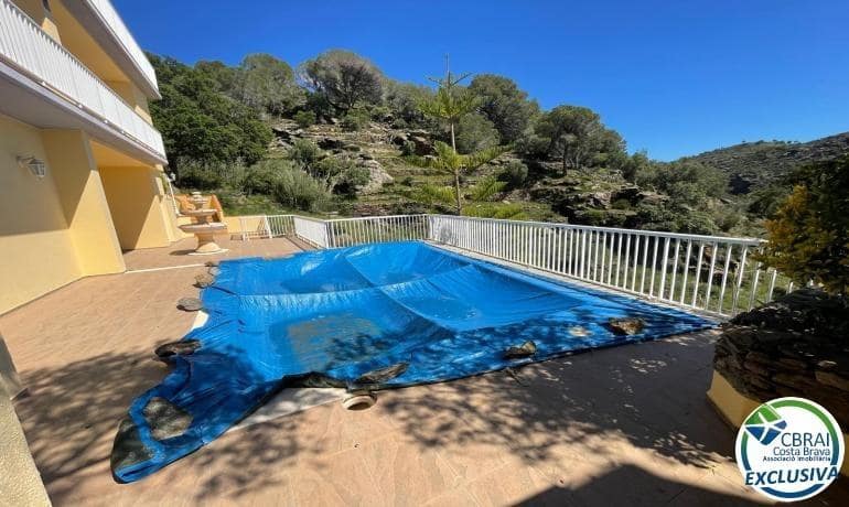 4 soveværelse Villa til salg i Roses med swimmingpool garage - € 750.000 (Ref: 8349035)