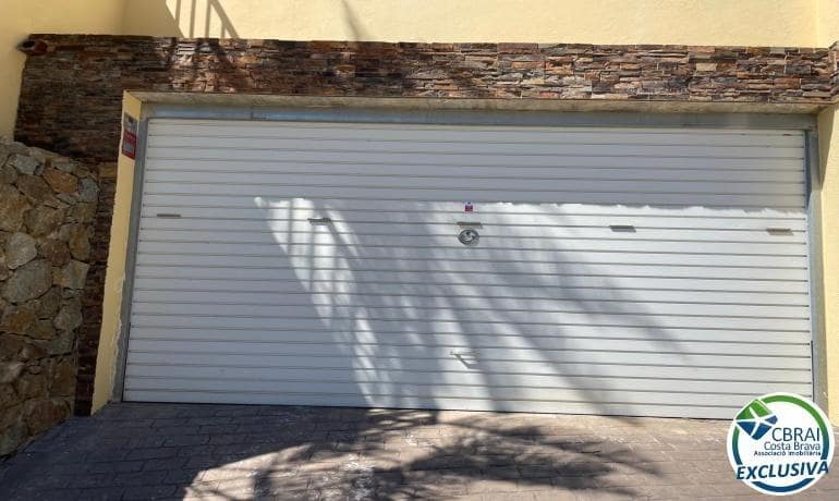 4 soveværelse Villa til salg i Roses med swimmingpool garage - € 750.000 (Ref: 8349035)