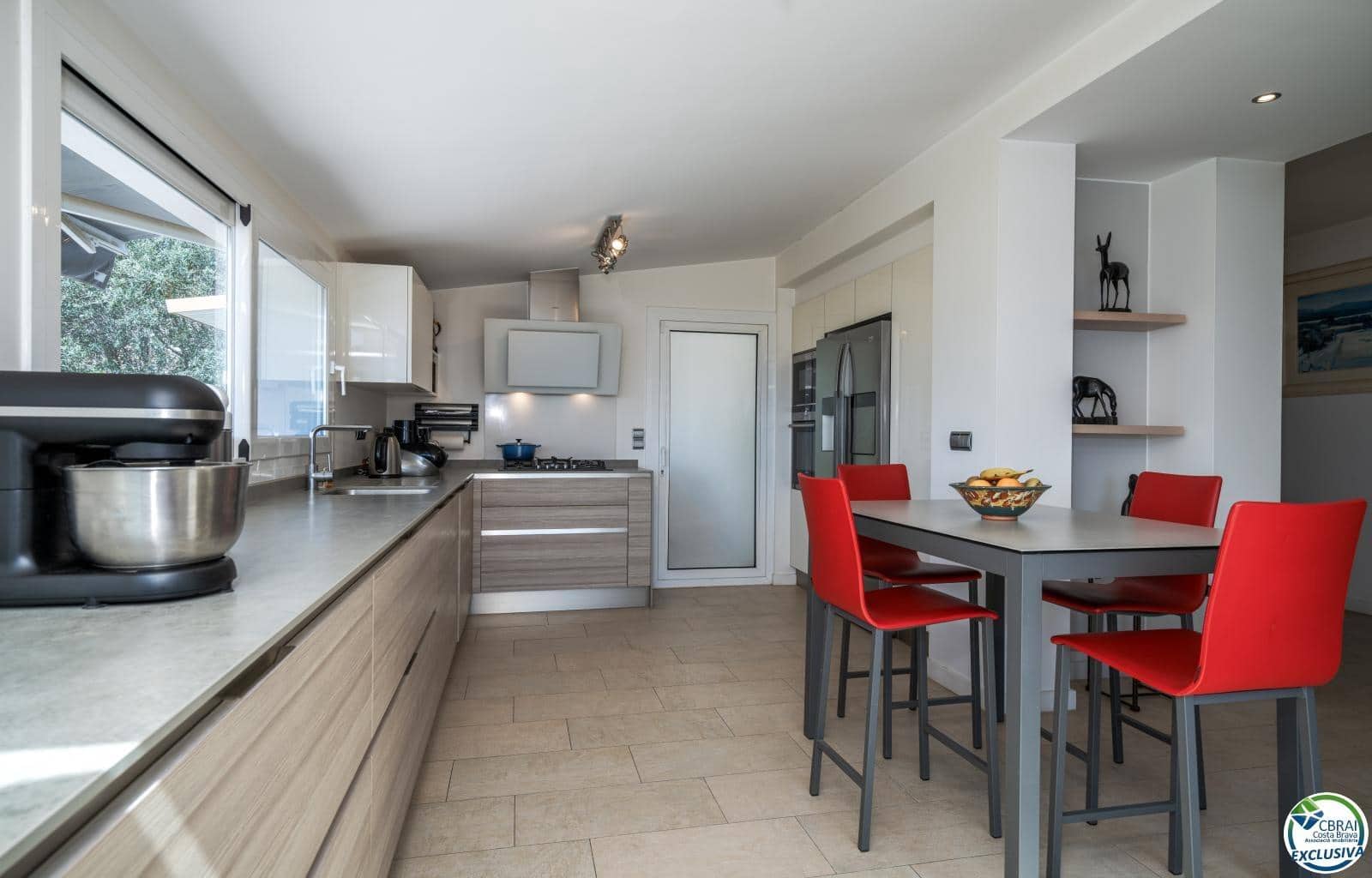 3 soveværelse Villa til salg i Palau-saverdera med swimmingpool garage - € 890.000 (Ref: 8377642)