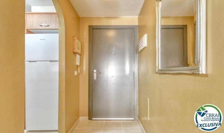 2 sovrum Lägenhet till salu i Roses med pool - 298 000 € (Ref: 8418039)