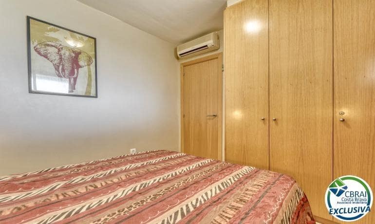 2 sovrum Lägenhet till salu i Roses med pool - 298 000 € (Ref: 8418039)