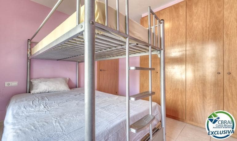 2 sovrum Lägenhet till salu i Roses med pool - 298 000 € (Ref: 8418039)