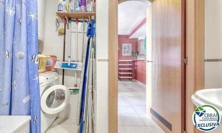 2 sovrum Lägenhet till salu i Roses med pool - 298 000 € (Ref: 8418039)