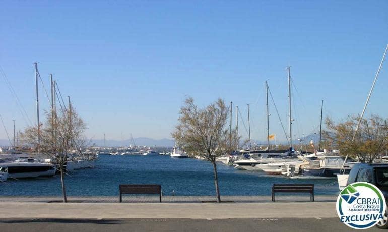 2 sovrum Lägenhet till salu i Roses med pool - 298 000 € (Ref: 8418039)