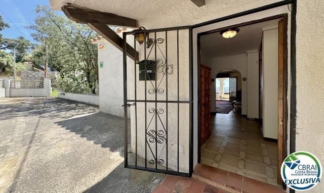 2 soveværelse Villa til salg i El Mas Fumats, Roses - € 389.000 (Ref: 8419743)