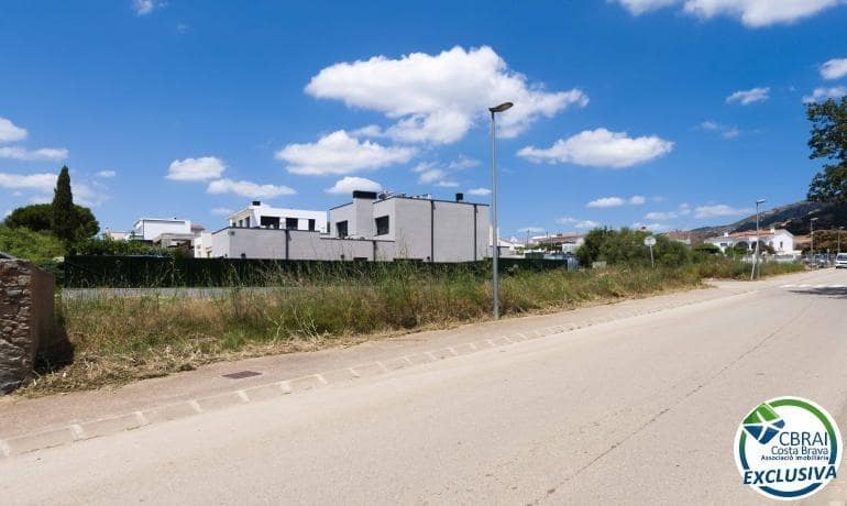 Building Plot for sale in Roses - € 138,000 (Ref: 8430585)