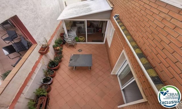 4 makuuhuone Huvila myytävänä paikassa Roses - 286 000 € (Ref: 8445755)