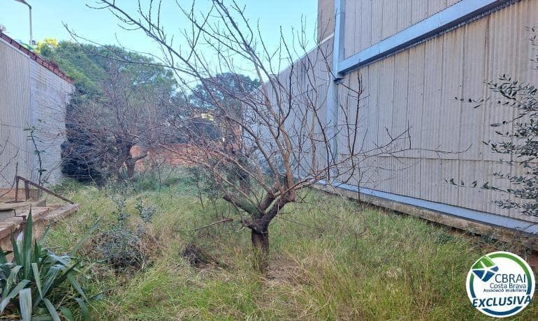 Building Plot for sale in Figueres - € 79,000 (Ref: 8454972)