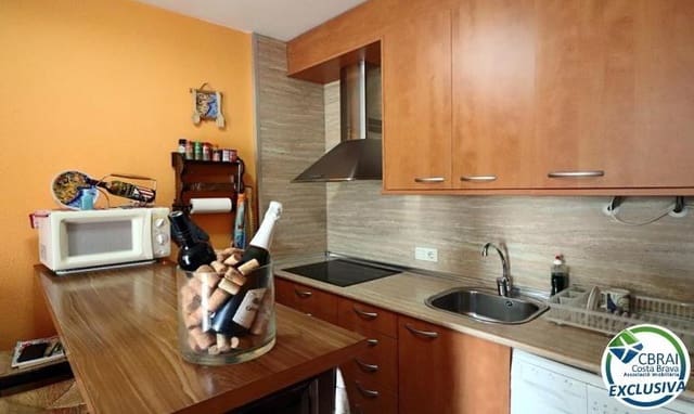 1 makuuhuone Huoneisto myytävänä paikassa Empuriabrava, Castelló d'Empúries mukana uima-altaan - 89 000 € (Ref: 8527679)