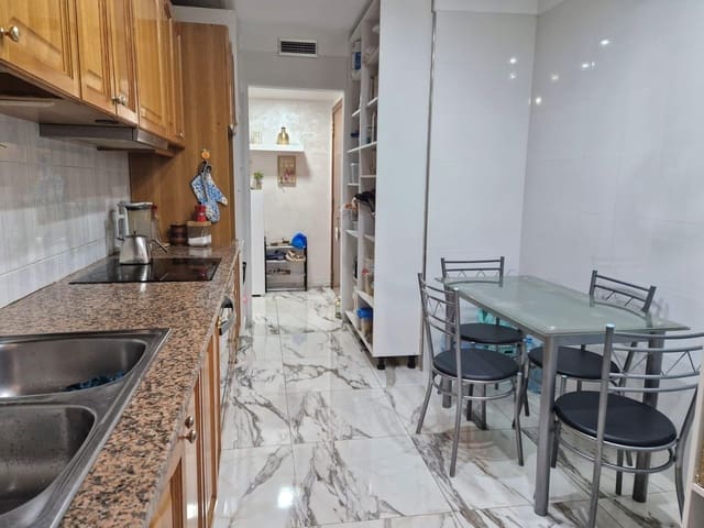Ático de 4 habitaciones en Figueres en venta - 195.000 € (Ref: 8561465)