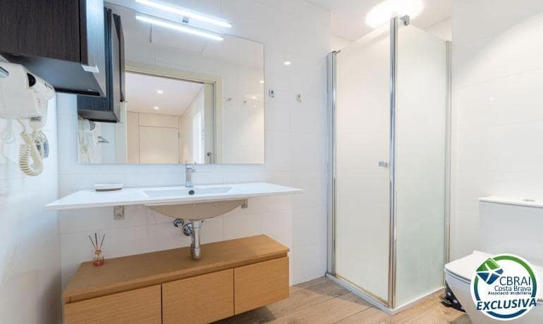 3 bedroom Apartment for sale in Roses - € 425,000 (Ref: 8568476)