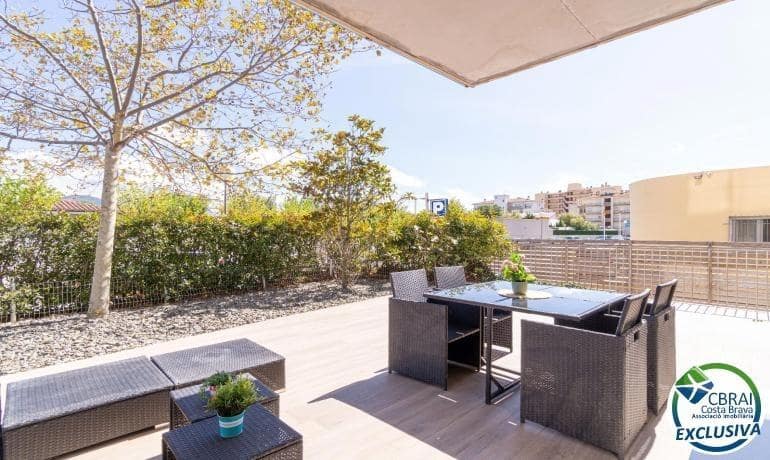3 bedroom Apartment for sale in Roses - € 425,000 (Ref: 8568476)