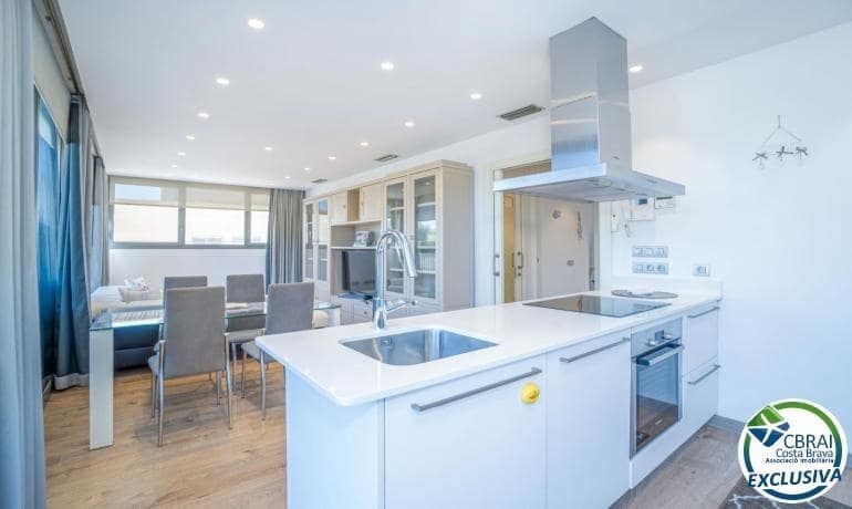 3 bedroom Apartment for sale in Roses - € 425,000 (Ref: 8568476)