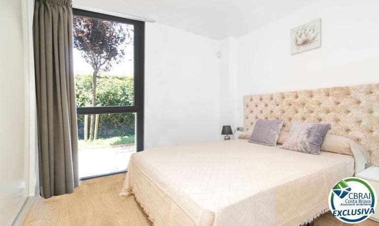 3 bedroom Apartment for sale in Roses - € 425,000 (Ref: 8568476)
