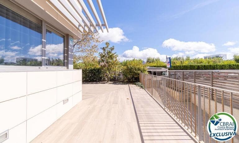 3 bedroom Apartment for sale in Roses - € 425,000 (Ref: 8568476)