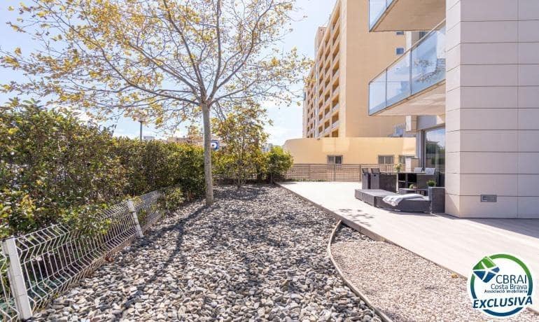 3 bedroom Apartment for sale in Roses - € 425,000 (Ref: 8568476)