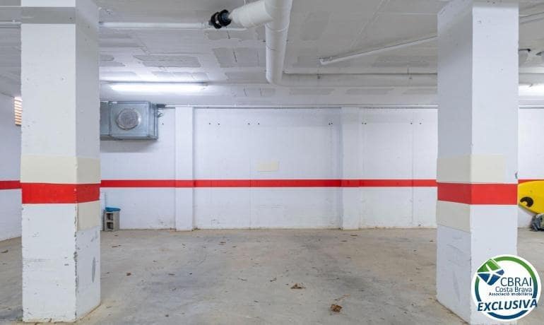 3 bedroom Apartment for sale in Roses - € 425,000 (Ref: 8568476)