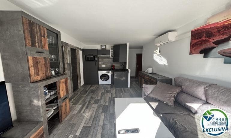 2 bedroom Apartment for sale in Roses - € 169,000 (Ref: 8603663)