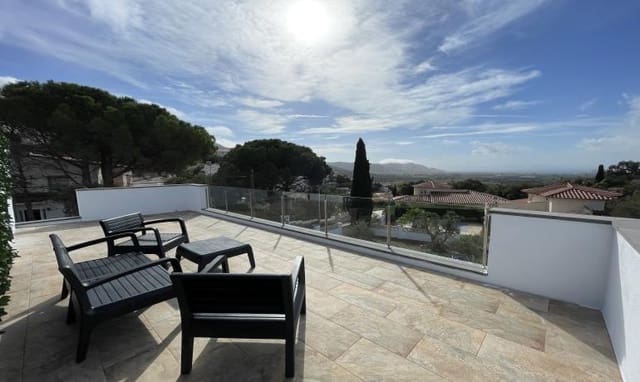 3 quarto Moradia para venda em El Mas Fumats, Roses com piscina - 669 000 € (Ref: 8743566)