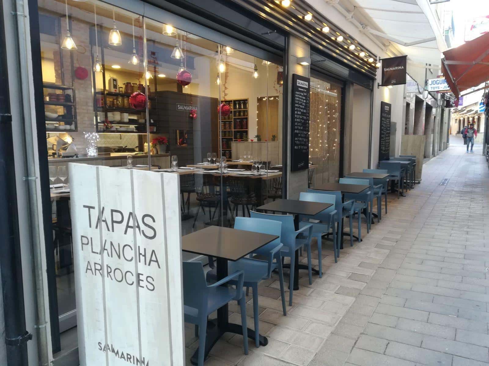 Kaupallinen myytävänä paikassa Roses - 590 000 € (Ref: 8792743)