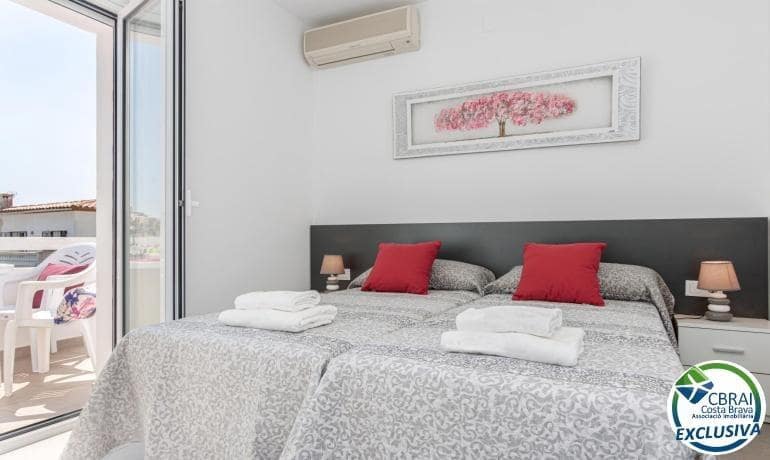 2 bedroom Apartment for sale in Empuriabrava - € 285,000 (Ref: 8817831)