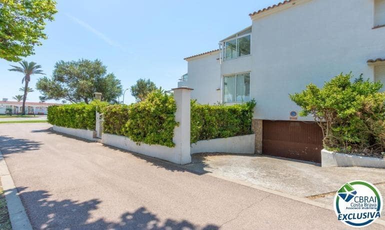 2 bedroom Apartment for sale in Empuriabrava - € 285,000 (Ref: 8817831)