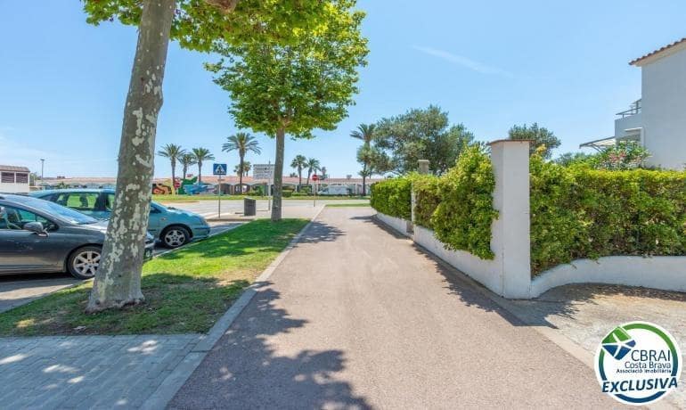 2 bedroom Apartment for sale in Empuriabrava - € 285,000 (Ref: 8817831)