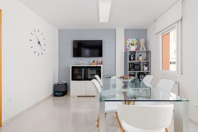 4 chambre Villa/Maison à vendre à Empuriabrava, Castelló d'Empúries avec piscine garage - 335 000 € (Ref: 8849485)
