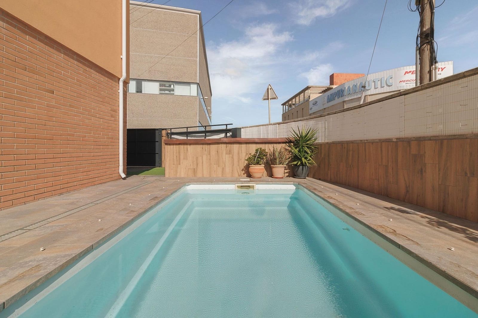 4 chambre Villa/Maison à vendre à Empuriabrava avec piscine garage - 335 000 € (Ref: 8849485)