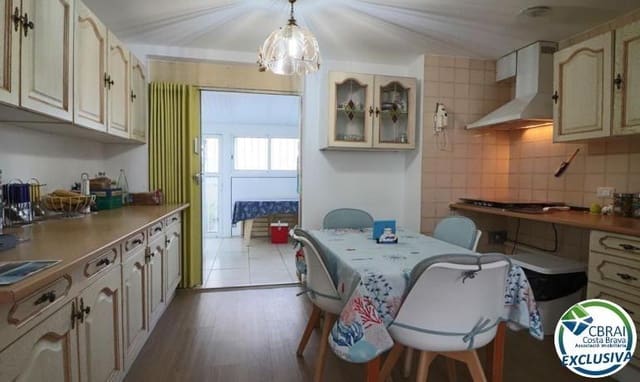 3 makuuhuone Omakotitalo myytävänä paikassa Empuriabrava, Castelló d'Empúries mukana 
autotalli - 259 000 € (Ref: 8857317)