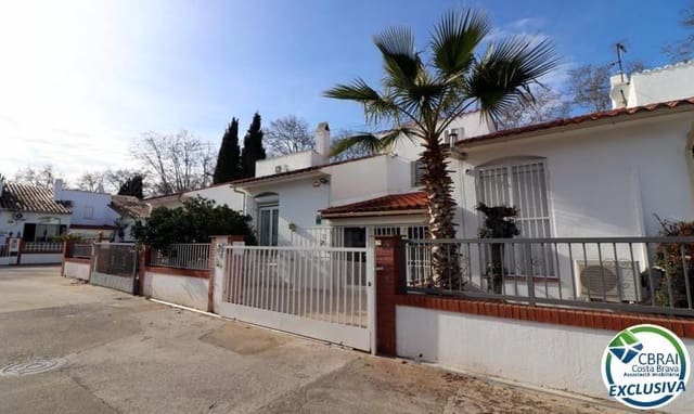 3 makuuhuone Omakotitalo myytävänä paikassa Empuriabrava, Castelló d'Empúries mukana 
autotalli - 259 000 € (Ref: 8857317)