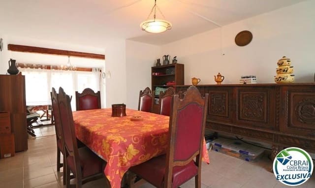 3 makuuhuone Omakotitalo myytävänä paikassa Empuriabrava, Castelló d'Empúries mukana 
autotalli - 259 000 € (Ref: 8857317)