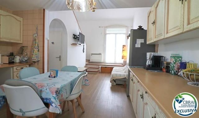3 makuuhuone Omakotitalo myytävänä paikassa Empuriabrava, Castelló d'Empúries mukana 
autotalli - 259 000 € (Ref: 8857317)