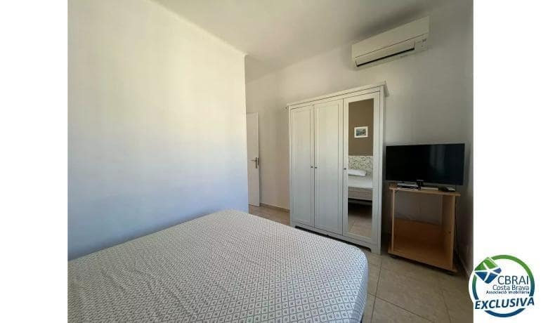 3 slaapkamer Appartement te koop in Empuriabrava met zwembad - € 490.000 (Ref: 8874540)