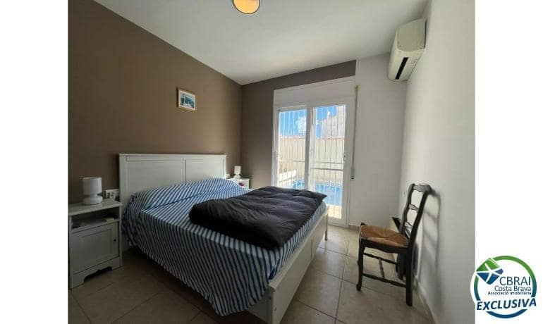 3 slaapkamer Appartement te koop in Empuriabrava met zwembad - € 490.000 (Ref: 8874540)