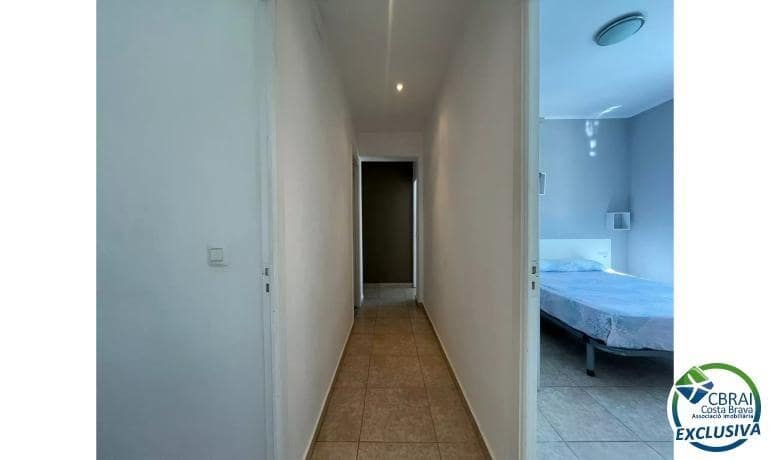 3 slaapkamer Appartement te koop in Empuriabrava met zwembad - € 490.000 (Ref: 8874540)