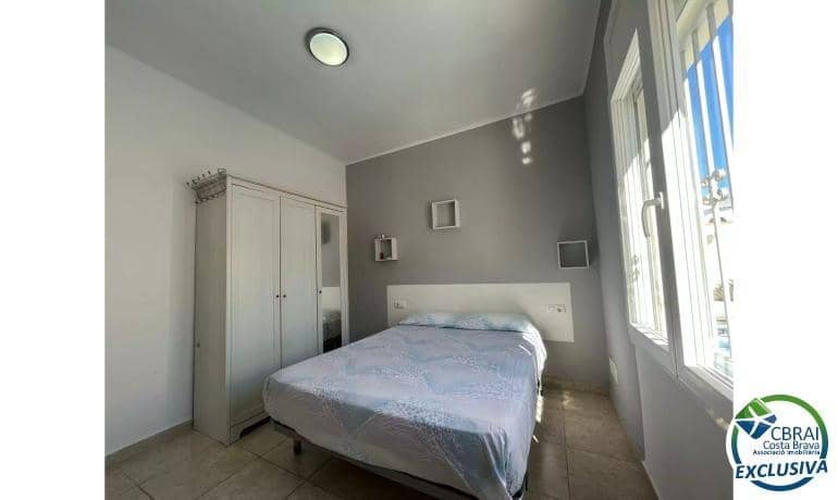 3 slaapkamer Appartement te koop in Empuriabrava met zwembad - € 490.000 (Ref: 8874540)