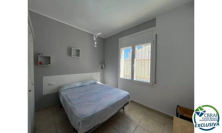 3 slaapkamer Appartement te koop in Empuriabrava met zwembad - € 490.000 (Ref: 8874540)