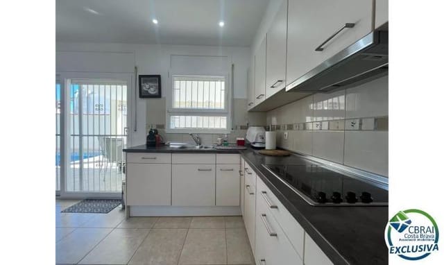 3 slaapkamer Appartement te koop in Empuriabrava, Castelló d'Empúries met zwembad - € 490.000 (Ref: 8874540)