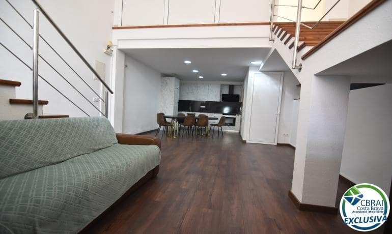 Erhverv til salg i Empuriabrava med garage - € 145.000 (Ref: 8881707)