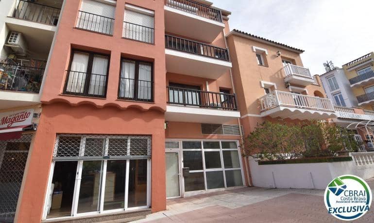 Erhverv til salg i Empuriabrava med garage - € 145.000 (Ref: 8881707)