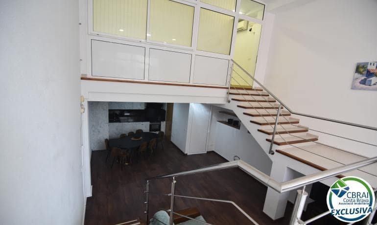 Erhverv til salg i Empuriabrava med garage - € 145.000 (Ref: 8881707)