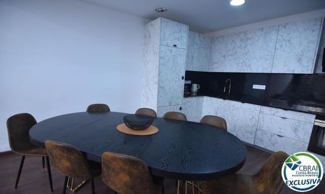 Erhverv til salg i Empuriabrava, Castelló d'Empúries med garage - € 145.000 (Ref: 8881707)